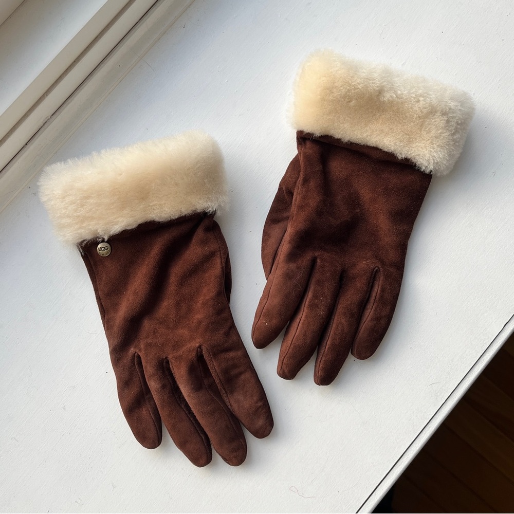 UGG Suede Gloves with Ivory Fur Cuff